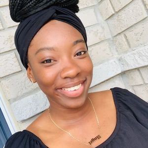 Meet your Posher, Phoebe